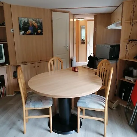 Chalet 4-6 Personen Epe F15 Van Alle Gemakken Voorzien Max Aantal Volwassen Personen Bedraagt 4 Exterior photo